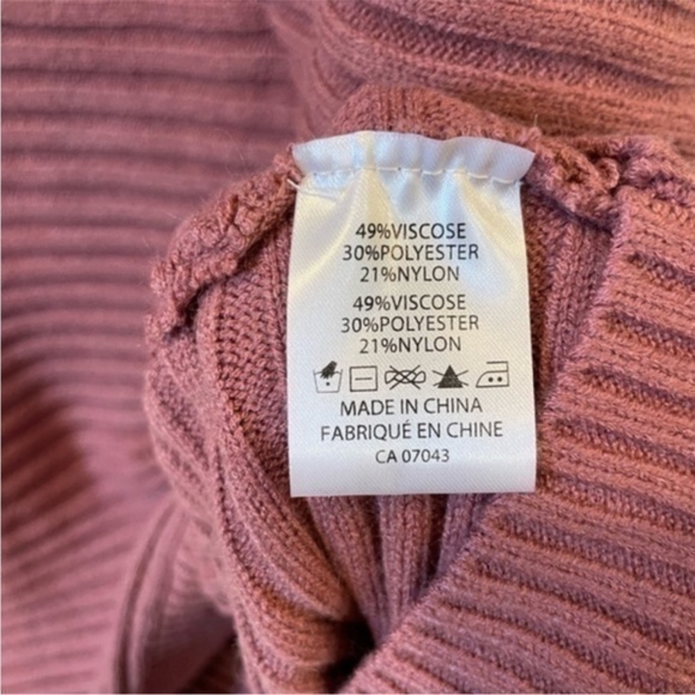 NEW Ribbed Blush Turtleneck - Picture 5 of 8